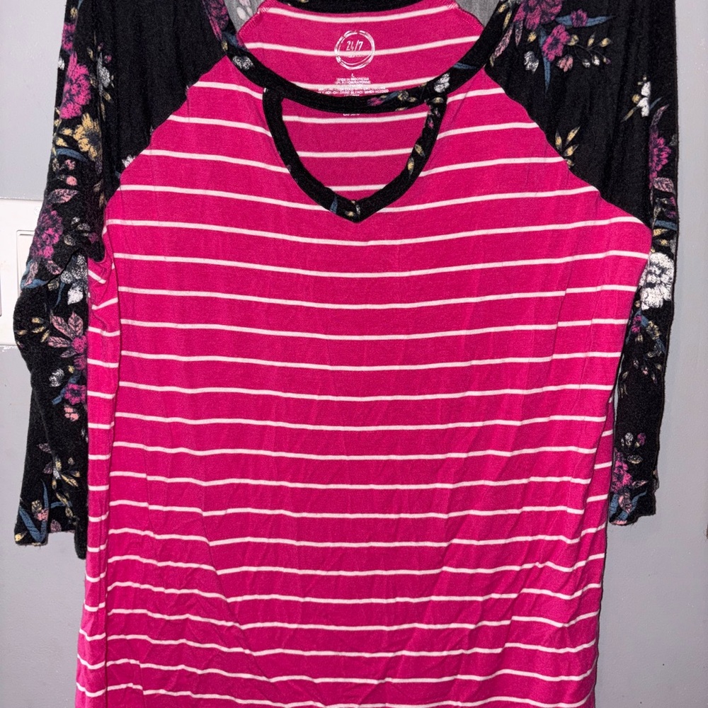 Maurices 24/7 Women's  Large  3/4 Sleeve Floral Stripe Baseball Tee.